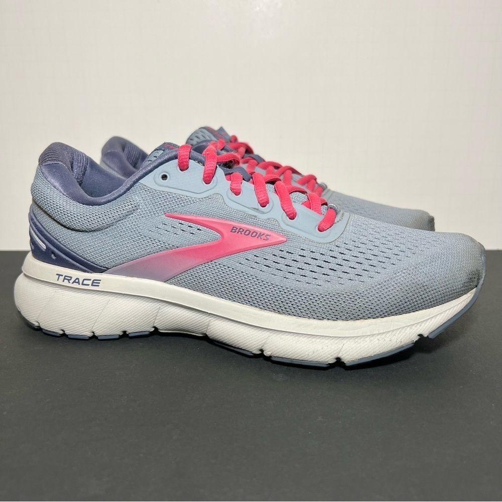 Womens BROOKS Trace Gray Running Shoes / Size 7.5 Medium